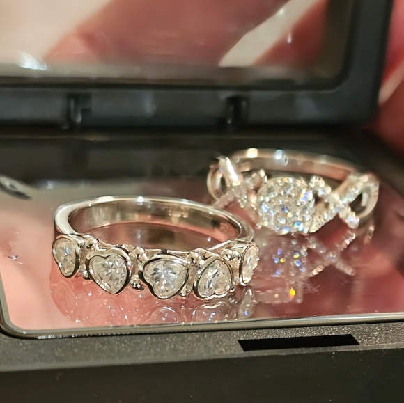 Moissanite And 925 sterling silver Solitaire set. Size 8 - Picture 1 of 4